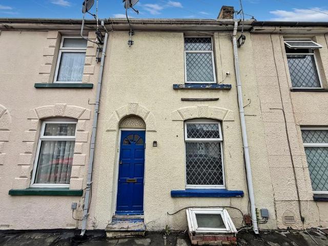 House for sale in Brompton, Gillingham