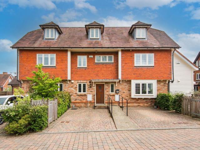 House for sale in Broadwater Down, Sandown Park