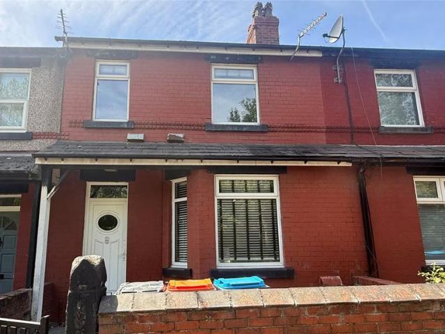 House for sale in Rossmore, Cheshire