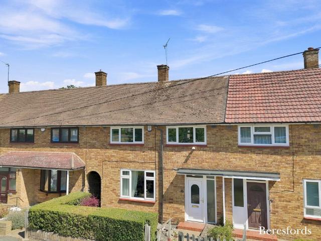 House for sale in Harold Hill, Greater London