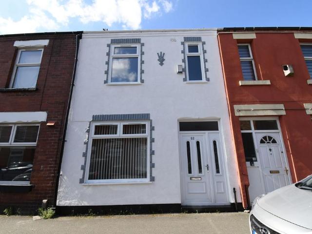 House for sale in Barton upon Irwell, Salford