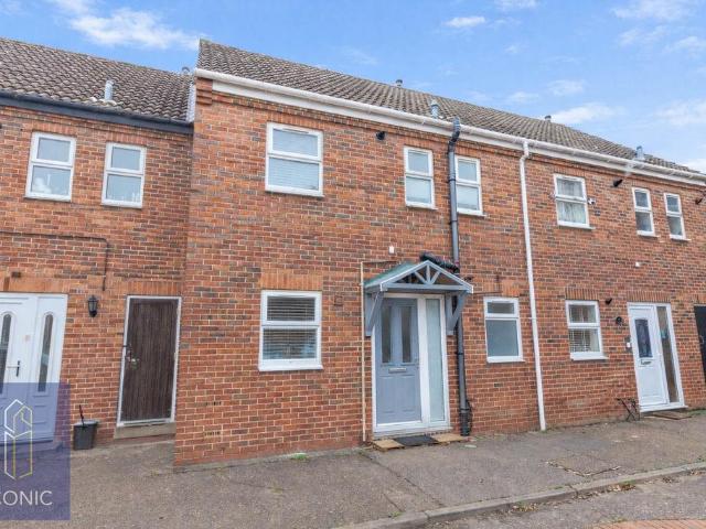 House for sale in Clover Hill, East Bank