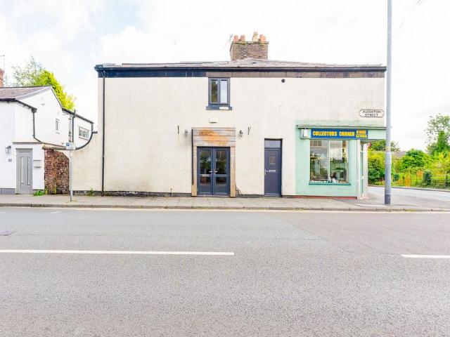 House for sale in Roby Mill, Lancashire