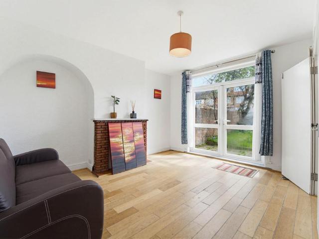 House for sale in London Borough of Ealing, Park Royal