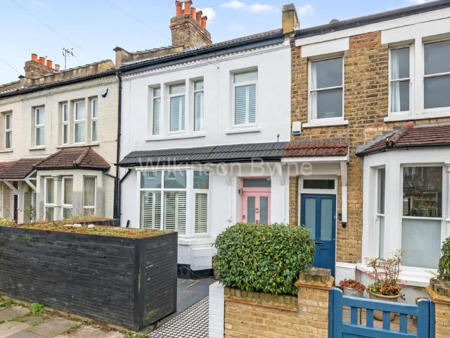 House for sale in New Southgate, Greater London