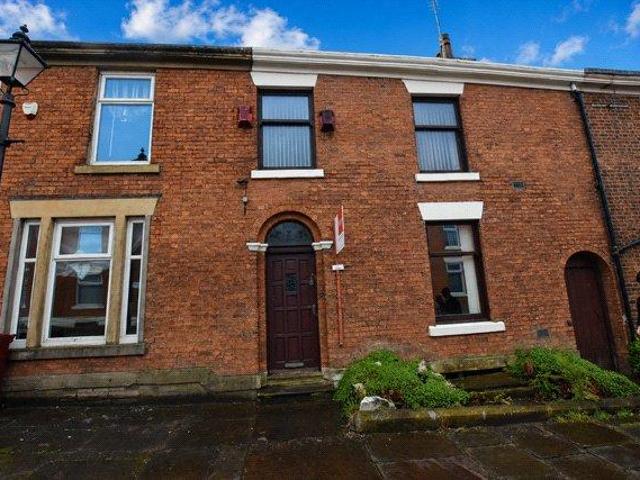 House for sale in Four Lane Ends, Blackburn