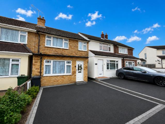 House for sale in Harold Hill, Greater London