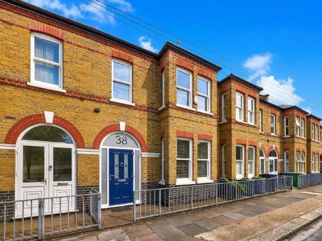 House for sale in Canning Town, Greater London