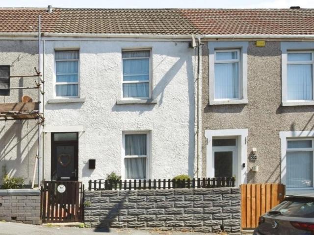 House for sale in Cwmbwrla, Nangreaves