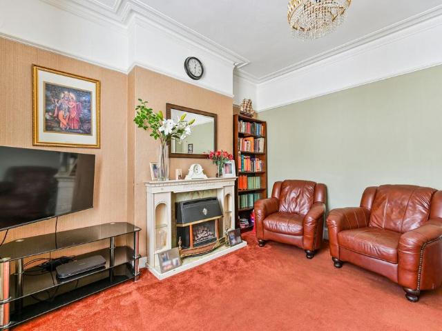 House for sale in Finsbury Park, Greater London