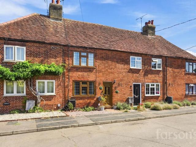 House for sale in Pilgrims' Hatch, Navestock Side