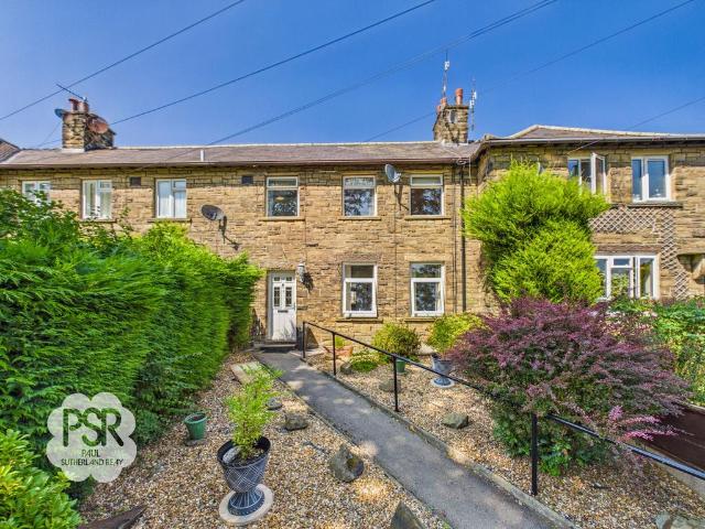 House for sale in Charlesworth, East Midlands