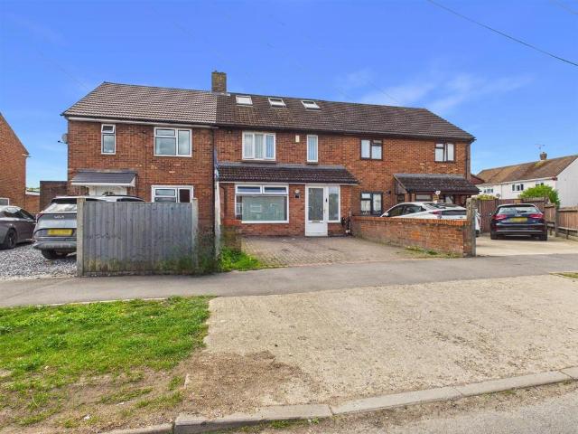 House for sale in Walton Court, Aylesbury