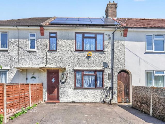 House for sale in London Borough of Croydon, Waddon