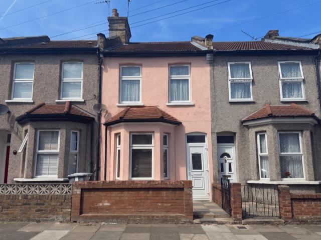 House for sale in Greater London