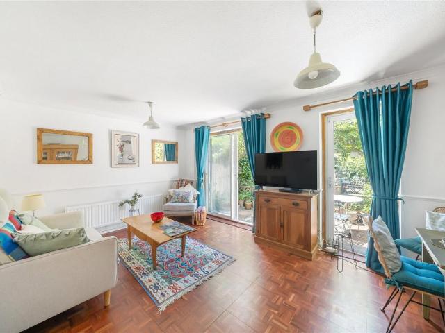 House for sale in Southfields, Greater London