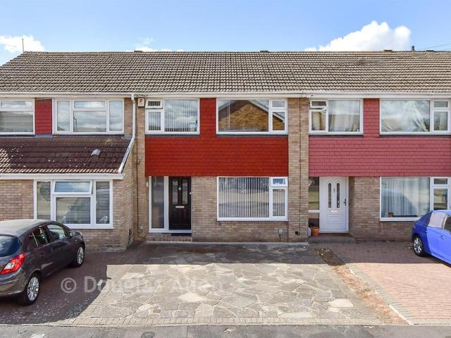 House for sale in Elm Park, Greater London