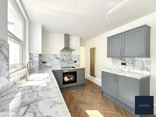 House for sale in Pentre, Ton Pentre