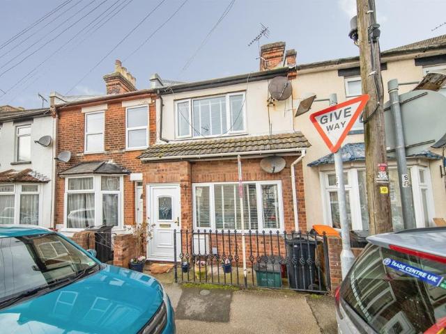 House for sale in Dale Hill, Essex