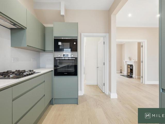 House for sale in Harlesden, Greater London