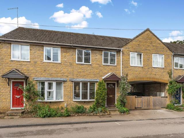 House for sale in Middleton Cheney, Northamptonshire