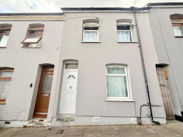 House for sale in Spring Park, Luton