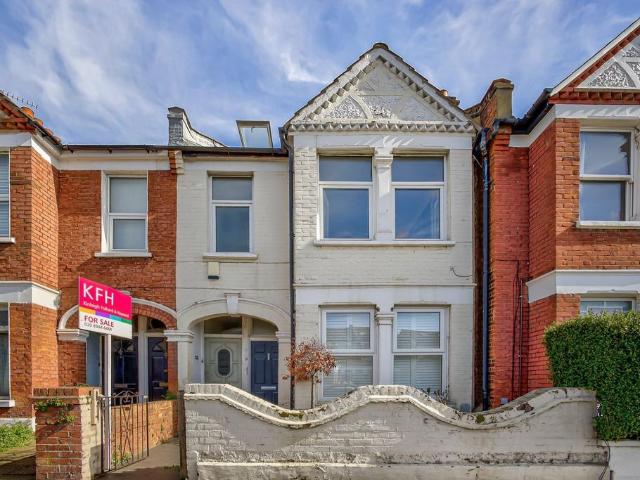 House for sale in Earlsfield, Greater London