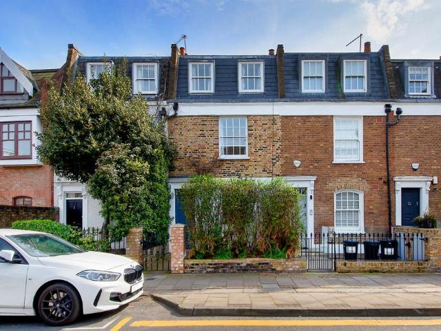 House for sale in Battersea, Greater London