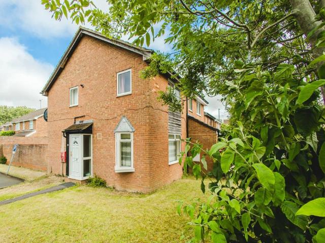 House for sale in Grange Park, Swindon