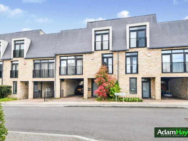 House for sale in High Barnet, Greater London