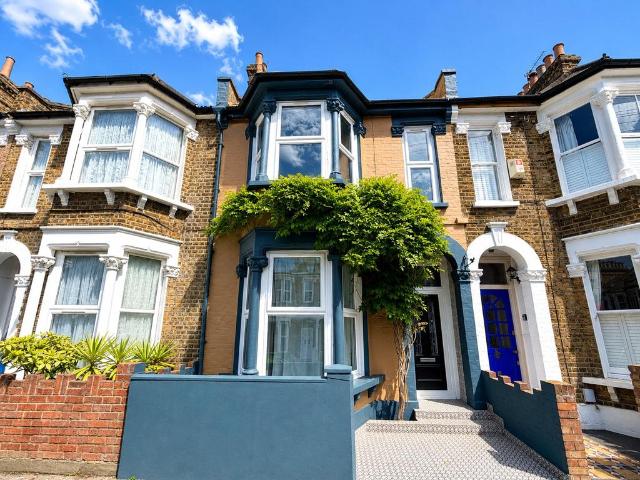 House for sale in Peckham, Greater London