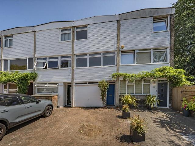 House for sale in Kew, Greater London