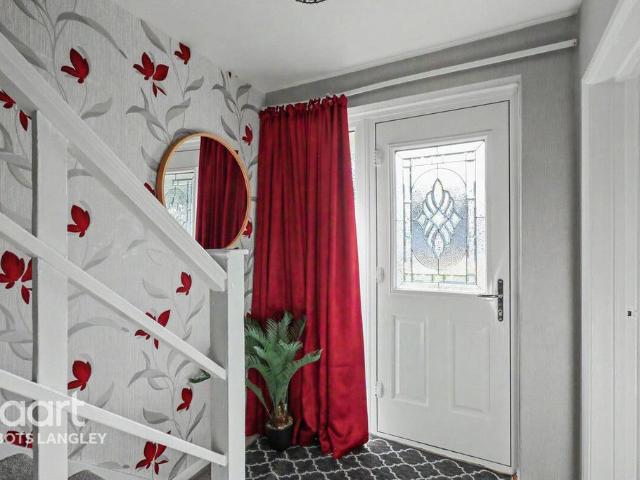 House for sale in Woodside, Watford