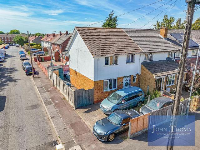 House for sale in Marks Gate, Greater London