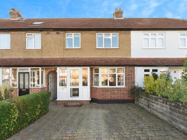 House for sale in Chessington, Greater London