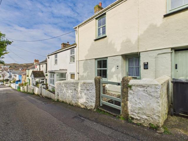 House for sale in Hayle, Cornwall