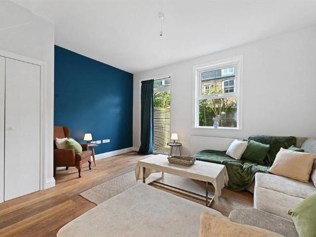 House for sale in Shepherd's Bush, Greater London