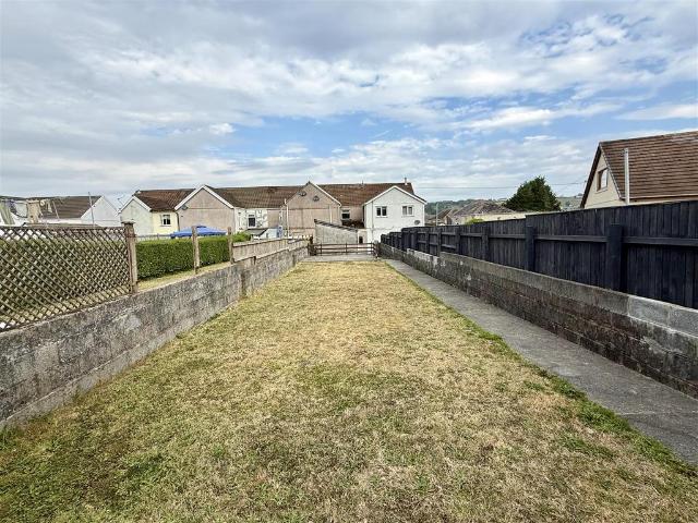 House for sale in Pontyberem, Wales