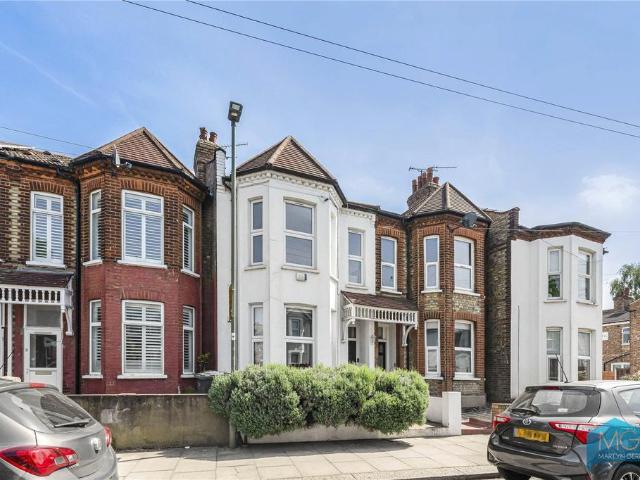 House for sale in Finchley, Greater London
