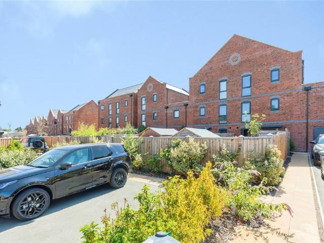House for sale in Cliff Hill, Green Close