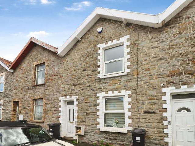 House for sale in Kingswood