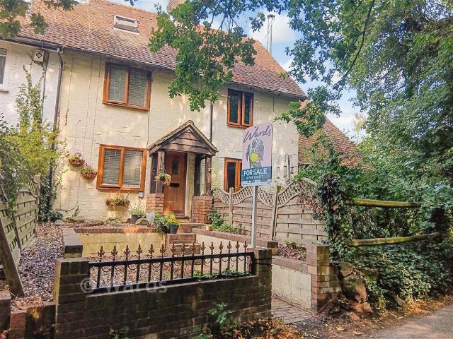 House for sale in Oad Street, Kent