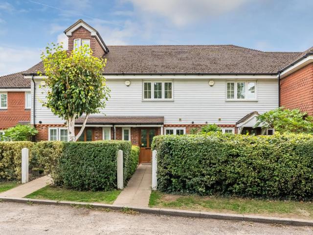 House for sale in Hillview, Surrey