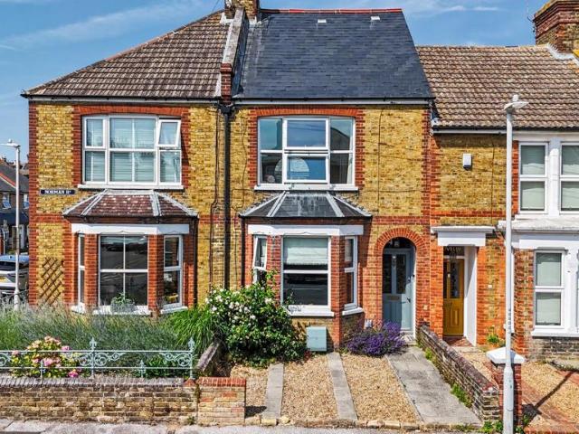 House for sale in Oad Street, Kent