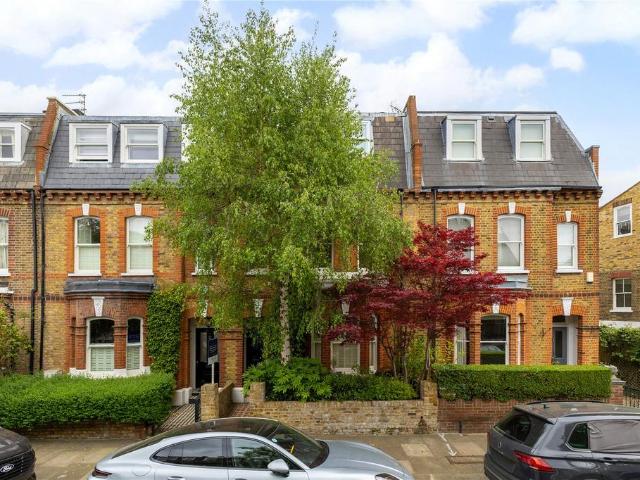 House for sale in Battersea, Greater London