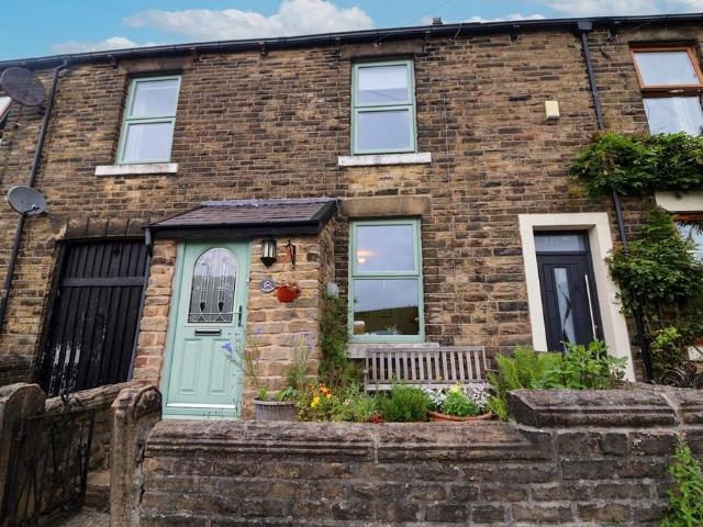 House for sale in Little Padfield, Charlesworth