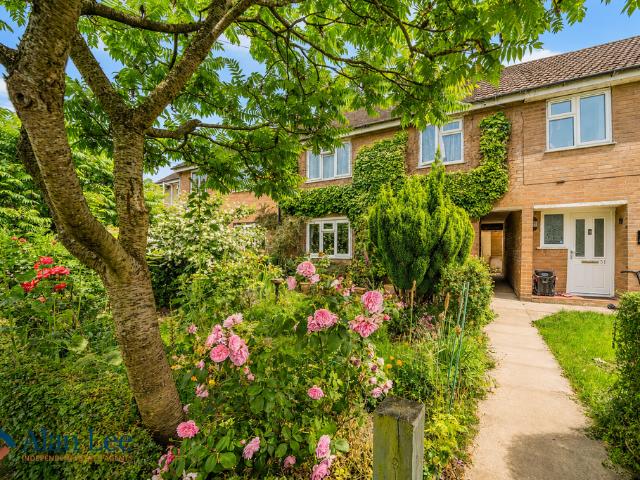 House for sale in Sutton, Sutton Lane Ends