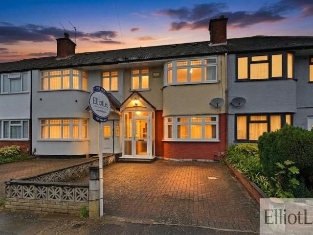 House for sale in Lane, Greater London