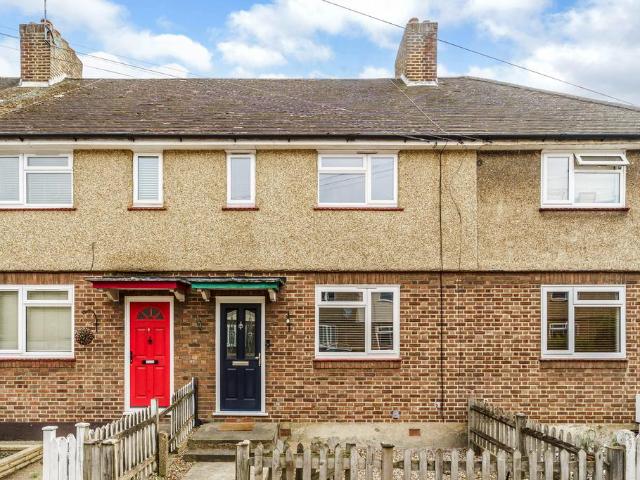 House for sale in Hook, Greater London
