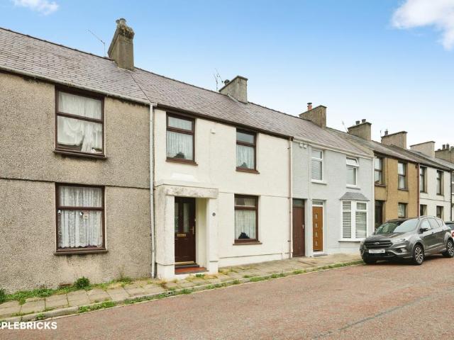 House for sale in Llanllyfni, Pen-y-groes